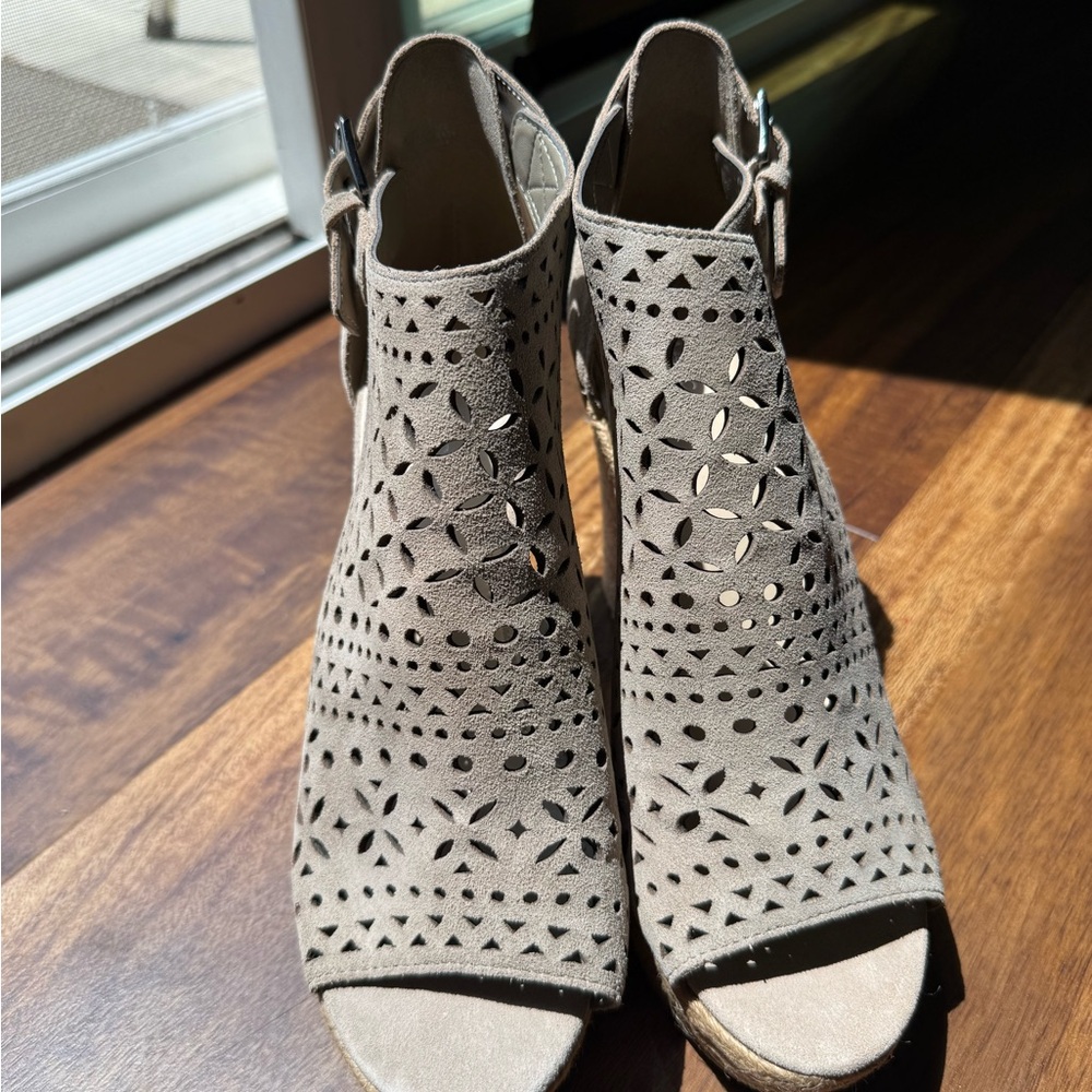 Marc Fisher Tan Perforated Heels ~ Size 9